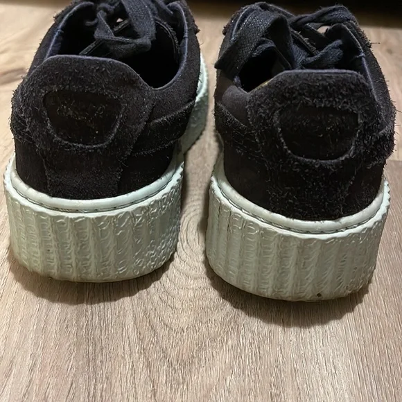 Fenty Puma Sneakers - Picture 3 of 5